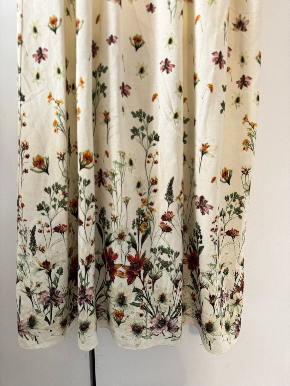 MAX STUDIO Whimsy Floral Maxi Dress with V-Neck and Puff Sleeves-Medium - Picture 4 of 11